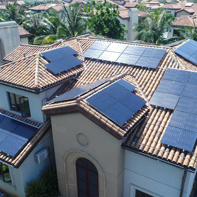 I pannelli solari Bifacial regolabili di PV avvolgono il carico nessun sistema solare del tetto del modulo di PID